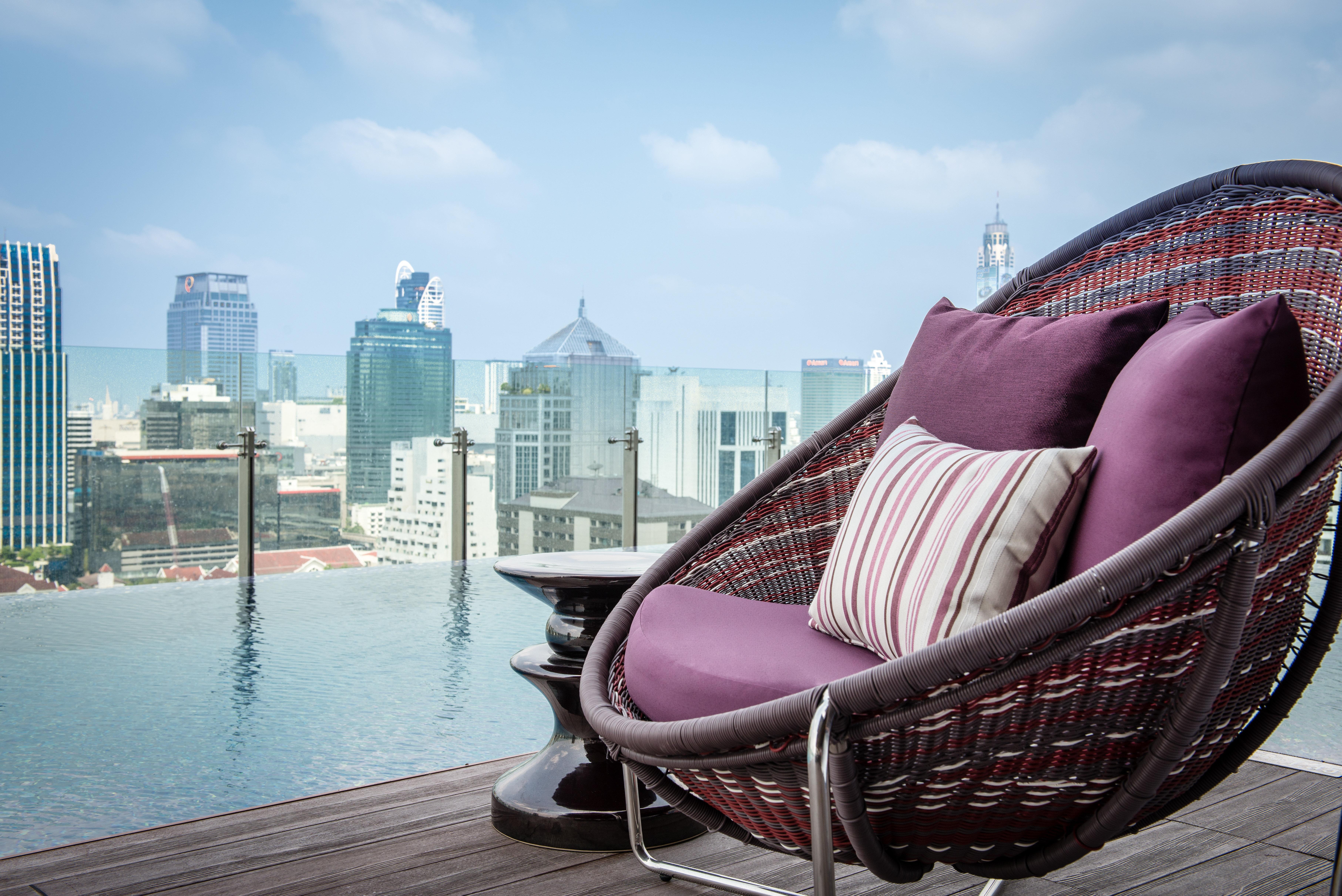 Hotel Indigo Bangkok Wireless Road By Ihg Экстерьер фото View from the rooftop pool