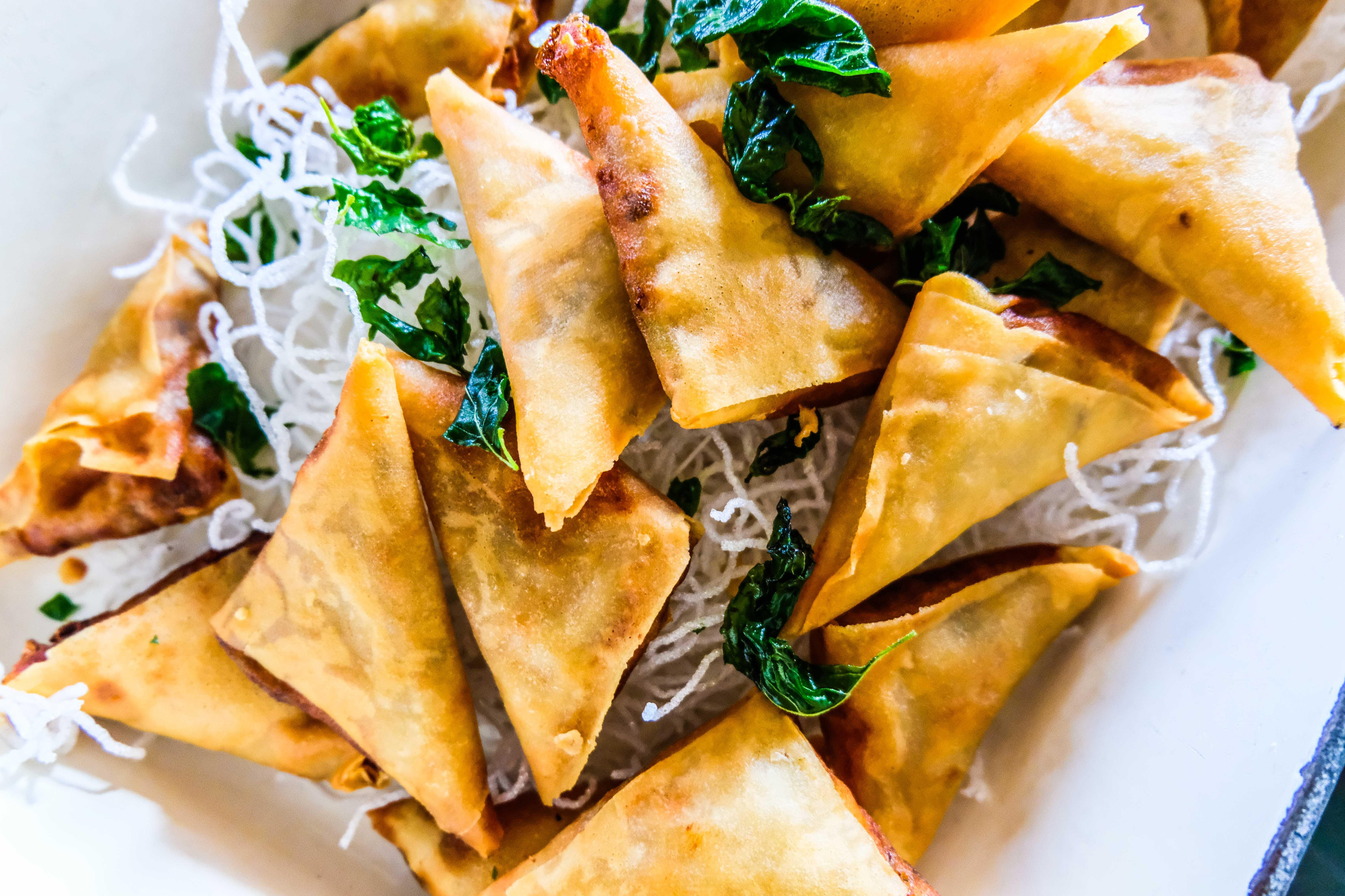 Hotel Indigo Bangkok Wireless Road By Ihg Экстерьер фото Crab rangoon